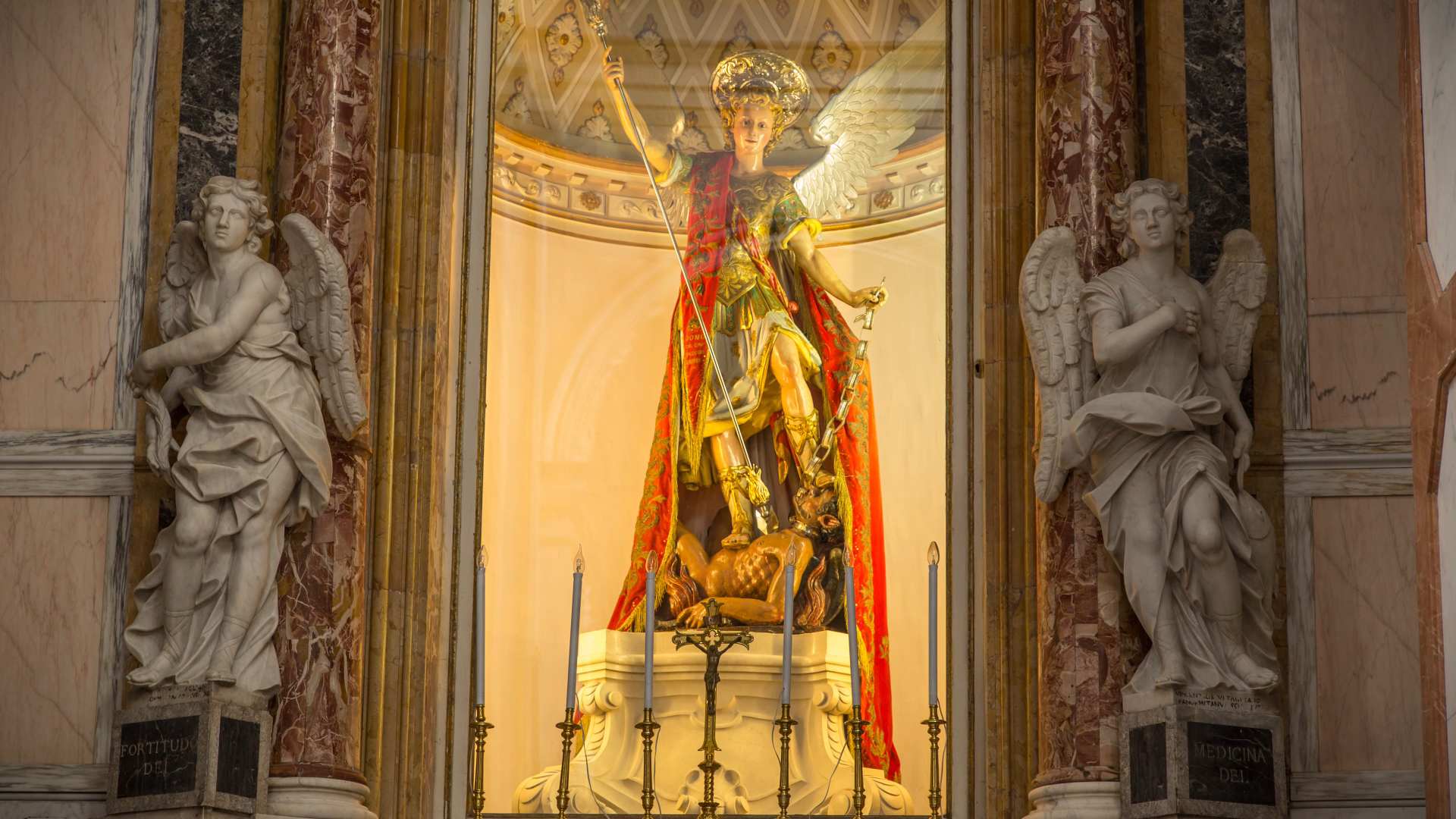 Caltanissetta - Cattedrale - statua di S. Michele Arcangelo
